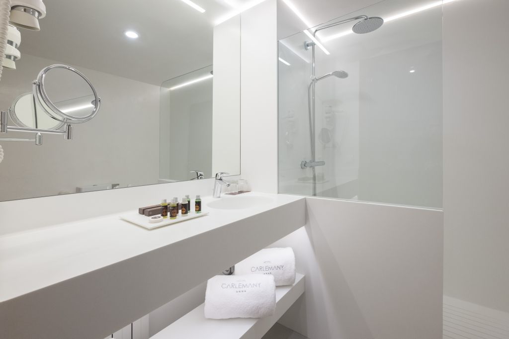 Team Rynkeby Hotel Carlemany DOUBLE 8 NIGHTS SINGLE OCCUPANCY